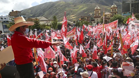 Pedro Castillo en un mitin en Huancavelica