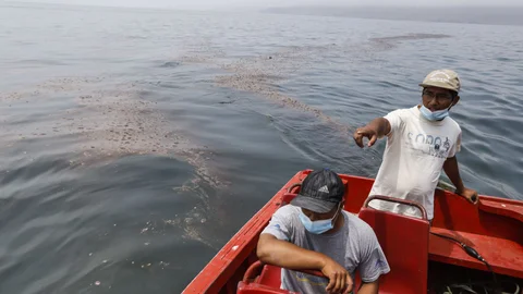 derrame de petróleo:mar Ancón pescadores