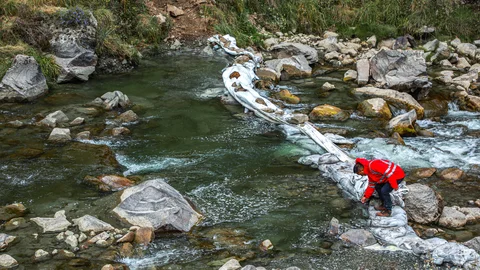 Toma de muestras en el río Chillón