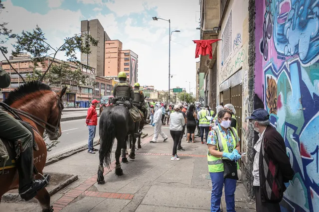 COLOMBIA 1 entrega alimentos Santafe Martires5260 (2).jpg