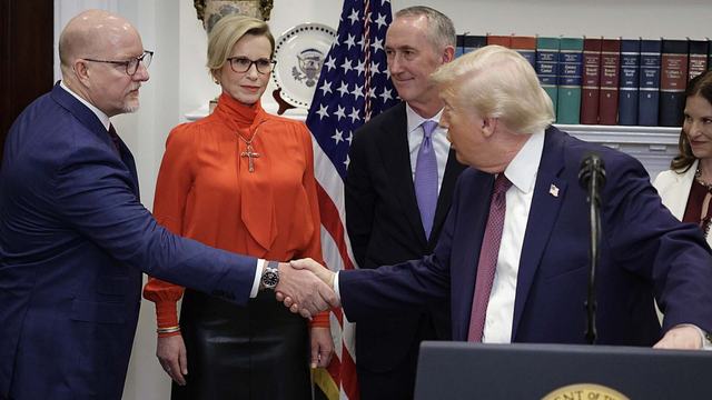 Davis-Trump-GettyImages-2252758378-1536x864