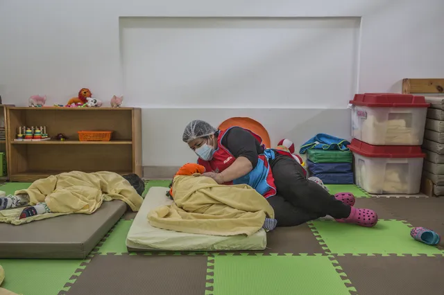 En su juventud, Roxana Cuya quería estudiar Educación Inicial. Cuando su hermana le sugirió ser cuidadora en Cuna Más, supo que era el momento de vivir su vocación.