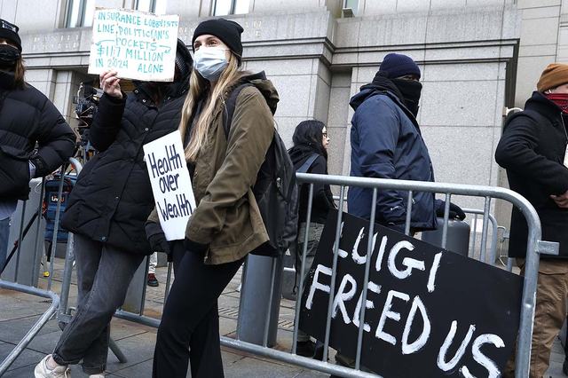 Mangione-protest-GettyImages-2190737279