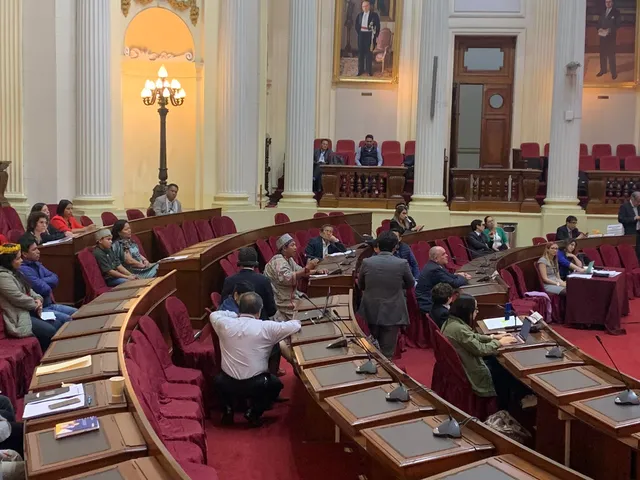 El líder indígena en el Congreso durante el debate del proyecto de ley 3518 que buscaba modificar la ley PIACI.
