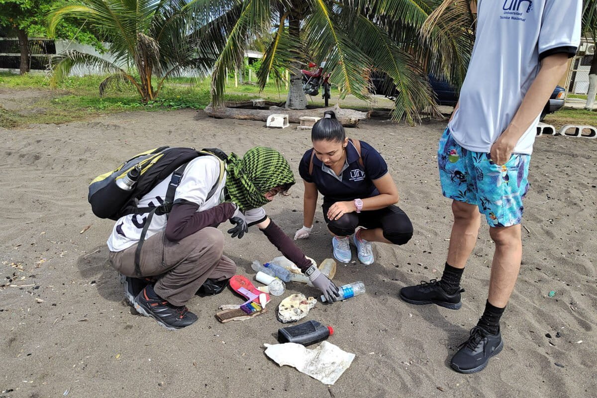 OMaule_plastic_bottles_03-1200x800