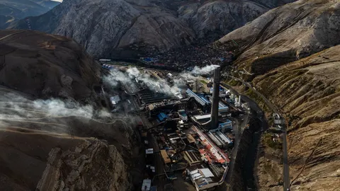 La Oroya, ciudad anclada en los Andes centrales del Perú.