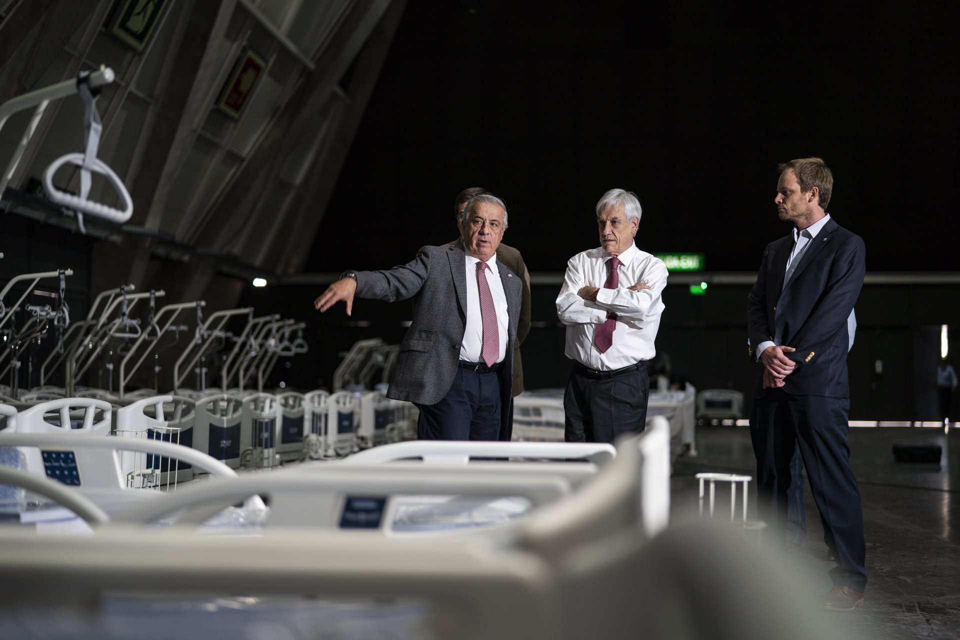 Presidente Piñera en inspección en hospital de Chile