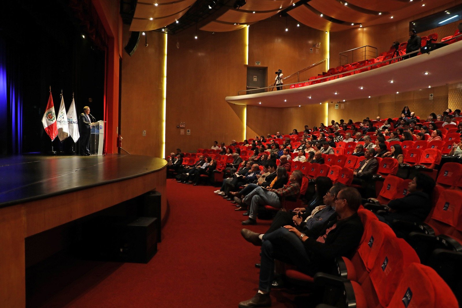 auditorio_presentacion_concytec