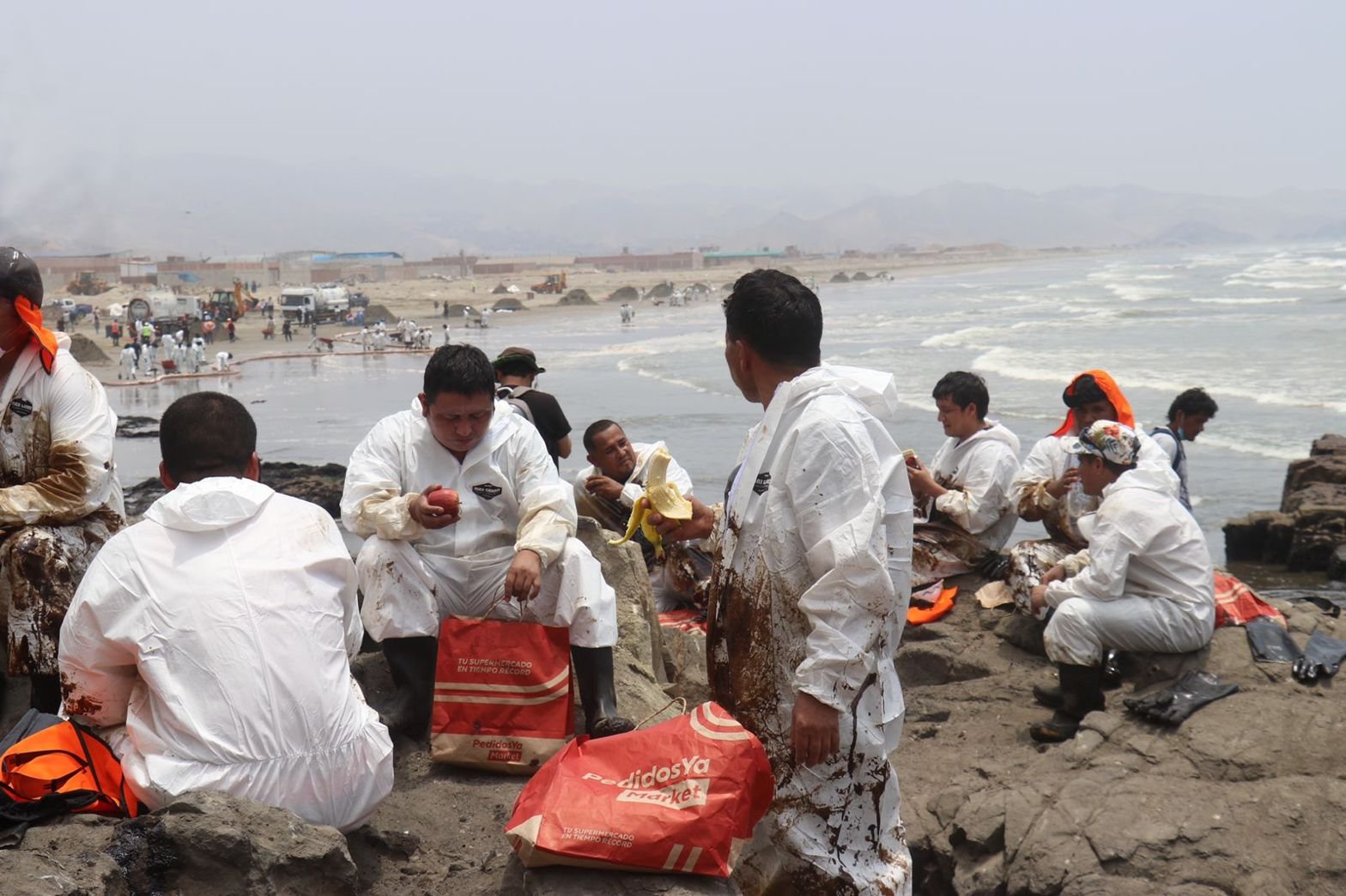 pedidosya_derrame de petróleo Repsol_voluntarios 2