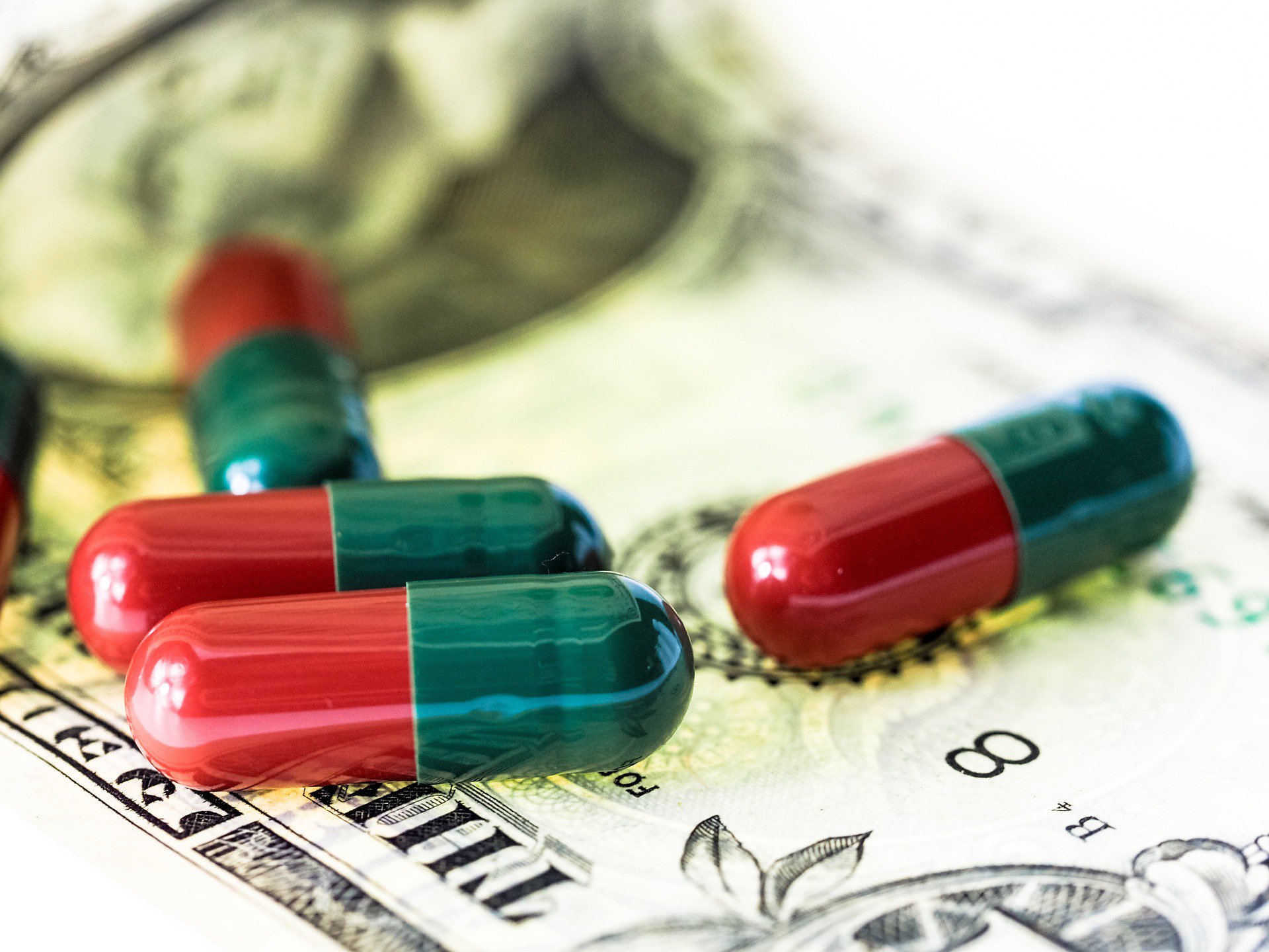 pills-943764_1920 (1).jpg
