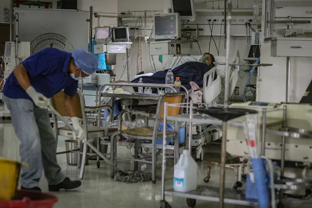 Las condiciones precarias de los hospitales venezolanos elevan los riesgos de contagio de Covid-19 entre el personal de salud y operarios de limpieza.